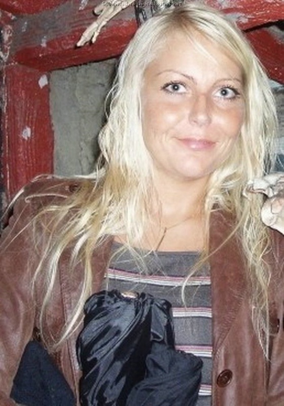 Домашние снимки неверной своему мужчине девушки 3 фото