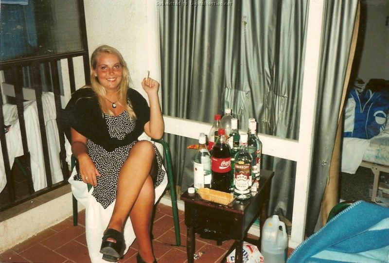 Домашние снимки неверной своему мужчине девушки 19 фото