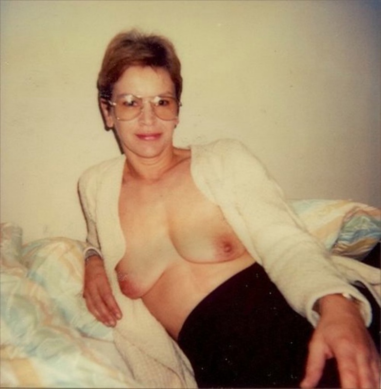 Зрелая женщина с волосатой пилоткой умеет сосать 6 фото Зрелая женщина с волосатой пилоткой умеет сосать 6 фото