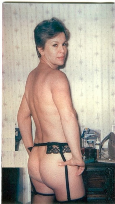 Зрелая женщина с волосатой пилоткой умеет сосать 7 фото Зрелая женщина с волосатой пилоткой умеет сосать 7 фото