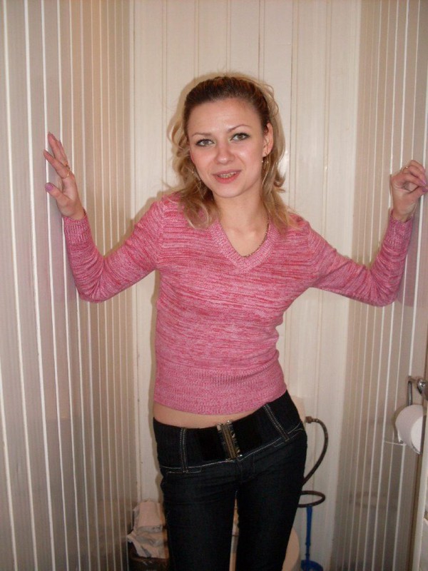 Гостеприимная незнакомка сразу раздевается перед нами 9 фото Гостеприимная незнакомка сразу раздевается перед нами 9 фото