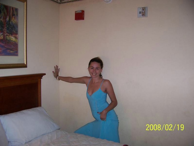 Шустрая девка ерзает на кровати и сосет пенис приятеля 5 фото Шустрая девка ерзает на кровати и сосет пенис приятеля 5 фото