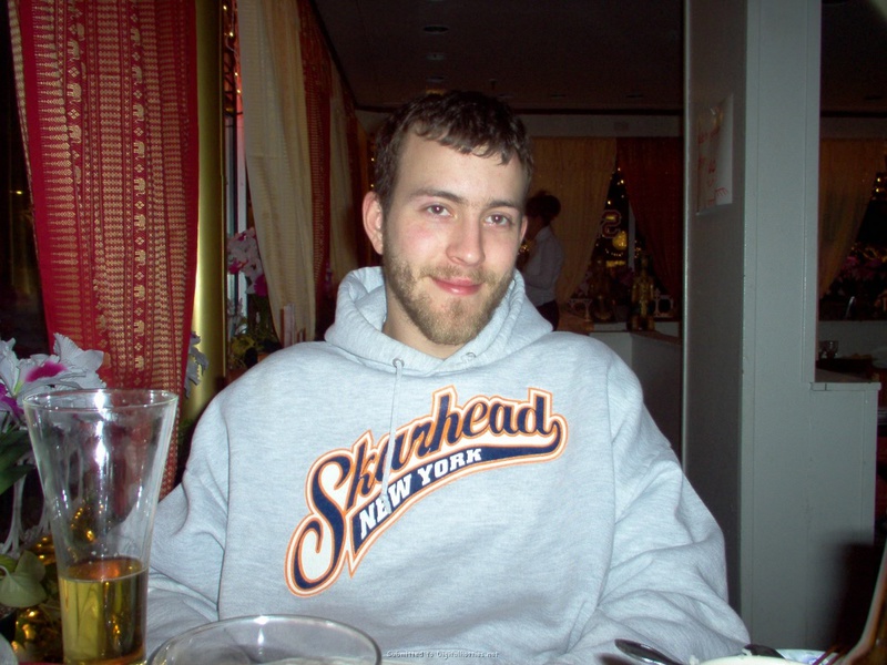 Симпатичная брюнетка делает отсос приятелю 19 фото Симпатичная брюнетка делает отсос приятелю 19 фото