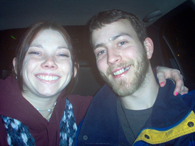 Симпатичная брюнетка делает отсос приятелю 13 фото Симпатичная брюнетка делает отсос приятелю 13 фото