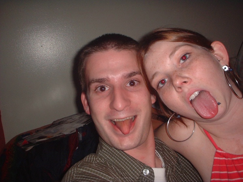 Симпатичная брюнетка делает отсос приятелю 20 фото Симпатичная брюнетка делает отсос приятелю 20 фото