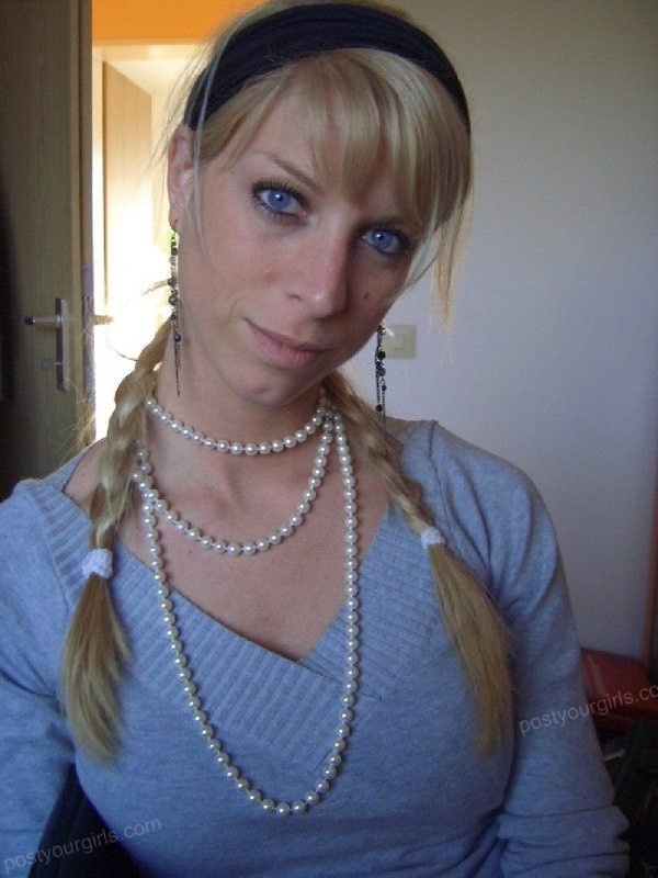 Страстная горячая мамка разделась 4 фото Страстная горячая мамка разделась 4 фото