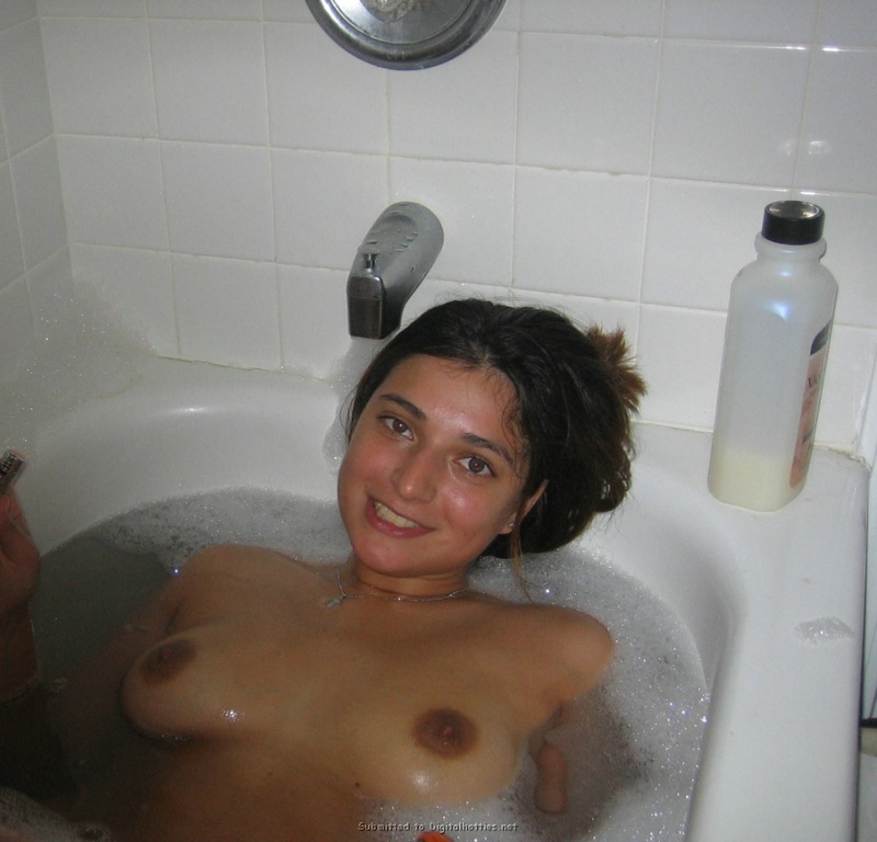 Секси брюнетка сочно демонстрирует свои формы всем нам 17 фото Секси брюнетка сочно демонстрирует свои формы всем нам 17 фото