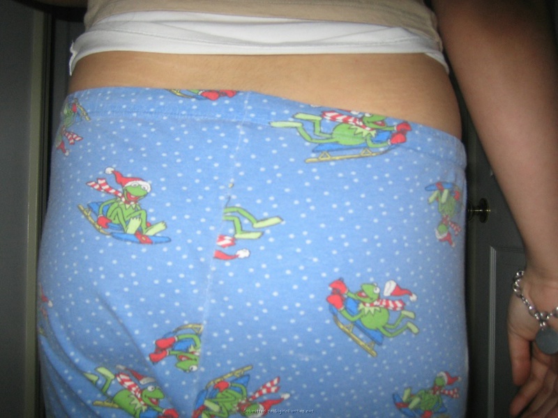 Секси брюнетка сочно демонстрирует свои формы всем нам 6 фото Секси брюнетка сочно демонстрирует свои формы всем нам 6 фото