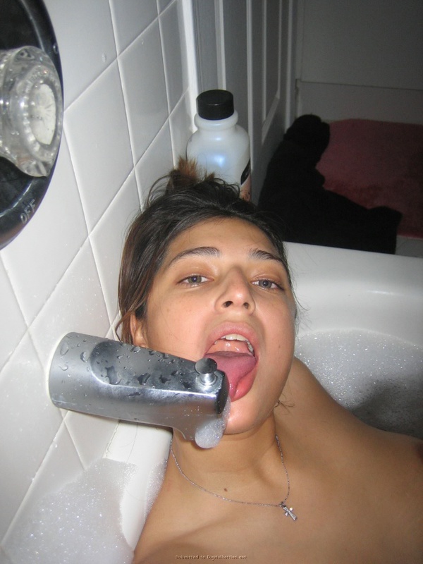 Секси брюнетка сочно демонстрирует свои формы всем нам 13 фото Секси брюнетка сочно демонстрирует свои формы всем нам 13 фото