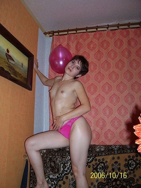 Оголенные студентки извиваются перед хахалями 12 фото