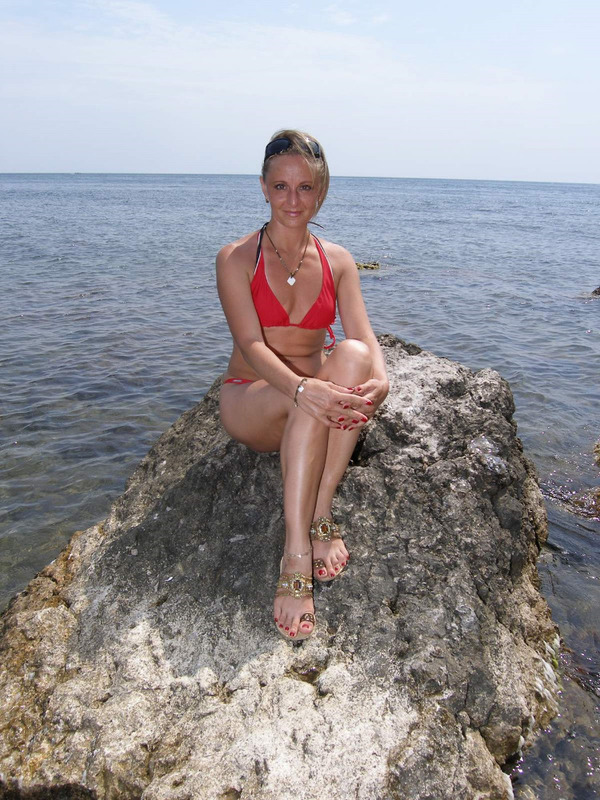 Откровения рьяной девушки на берегу моря 2 фото