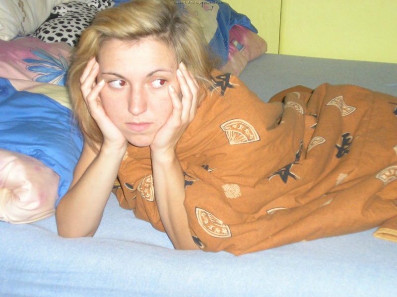 Домашняя эротика милой блондинки 2 фото Домашняя эротика милой блондинки 2 фото