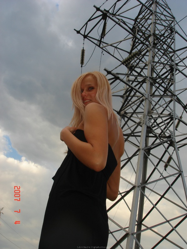 Девушка поехала с любимым парнем на море 9 фото Девушка поехала с любимым парнем на море 9 фото