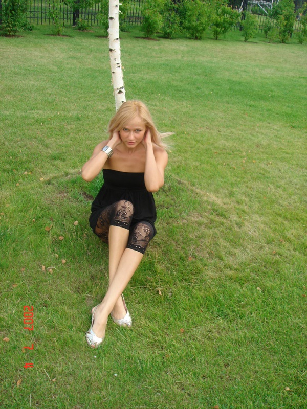 Девушка поехала с любимым парнем на море 7 фото Девушка поехала с любимым парнем на море 7 фото