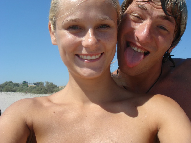 Девушка поехала с любимым парнем на море 20 фото Девушка поехала с любимым парнем на море 20 фото