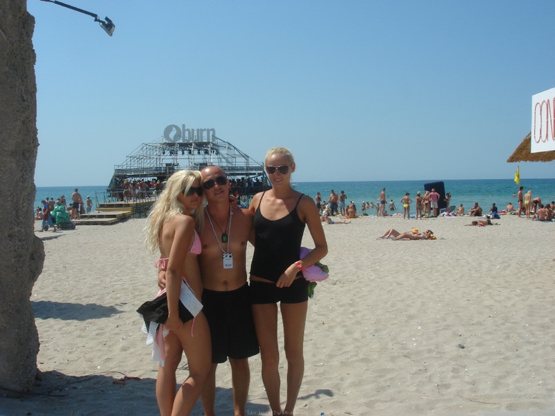 Девушка поехала с любимым парнем на море 35 фото Девушка поехала с любимым парнем на море 35 фото