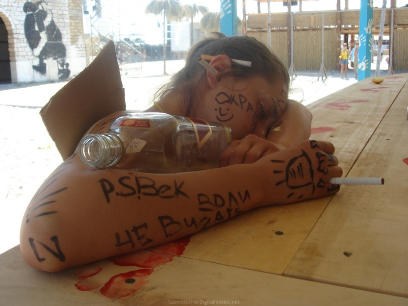 Девушка поехала с любимым парнем на море 34 фото Девушка поехала с любимым парнем на море 34 фото