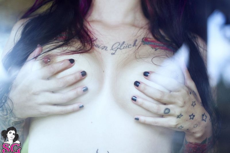 Горячая девка возбудила своими формами 6 фото Горячая девка возбудила своими формами 6 фото