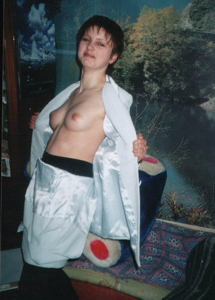 Интимные снимки из 90х от незамужних барышень 11 фото Интимные снимки из 90х от незамужних барышень 11 фото