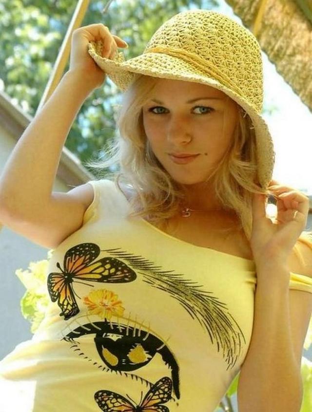 Легкая эротика похотливой блондинки 8 фото Легкая эротика похотливой блондинки 8 фото