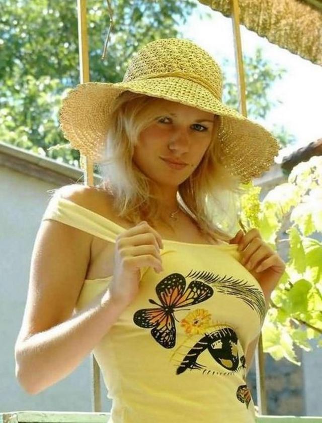 Легкая эротика похотливой блондинки 2 фото Легкая эротика похотливой блондинки 2 фото