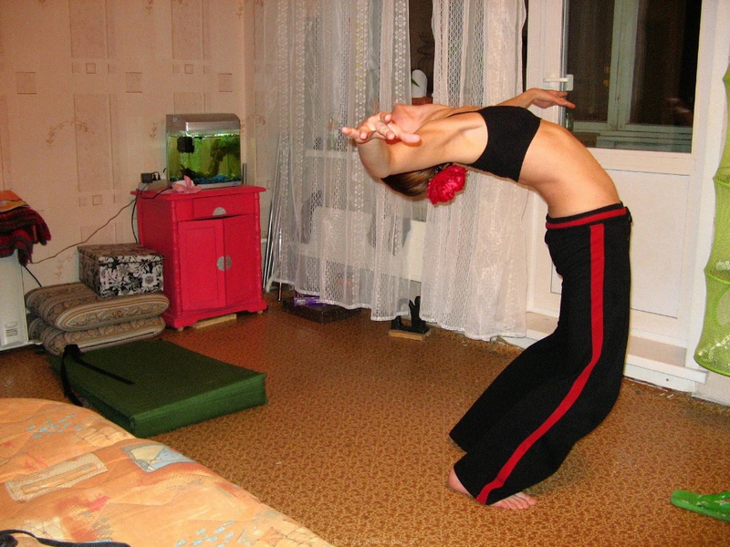 Разделась до гола и показала спортивную фигуру 9 фото Разделась до гола и показала спортивную фигуру 9 фото