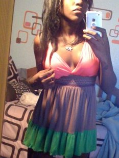 Белокурые женщины и мулатка показали себя в нижнем белье