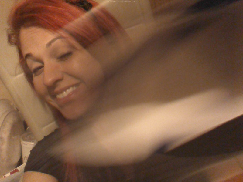 Рыжая девчонка любит погулять и по-позировать голой 19 фото Рыжая девчонка любит погулять и по-позировать голой 19 фото