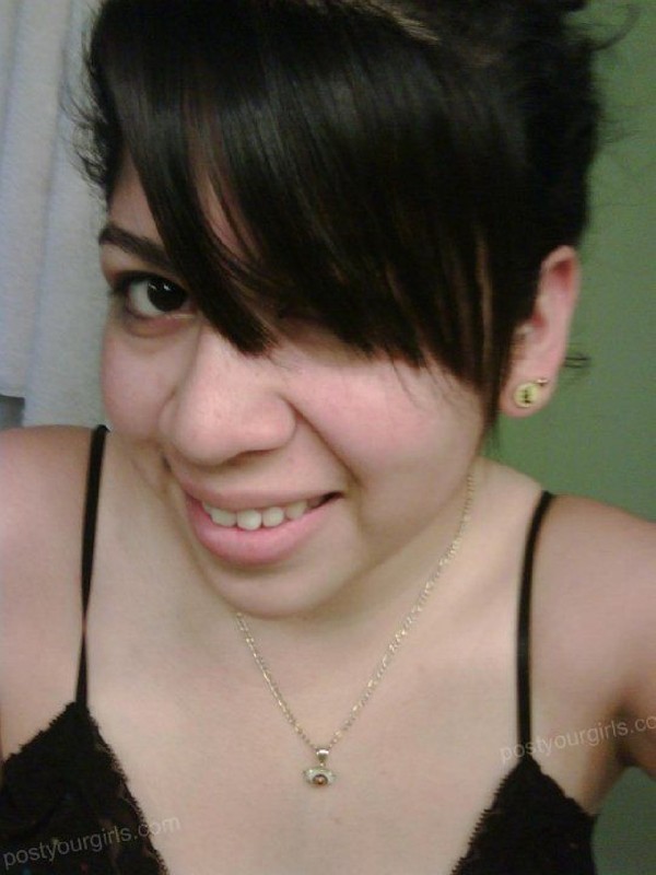 Латино-американка показывает большую грудь 1 фото Латино-американка показывает большую грудь 1 фото