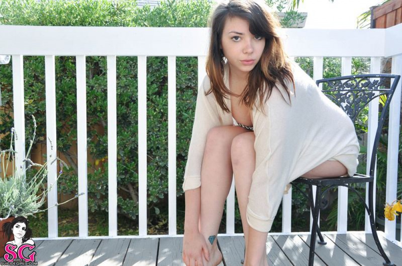 На террасе оголяет свое замечательное тело 24 фото На террасе оголяет свое замечательное тело 24 фото