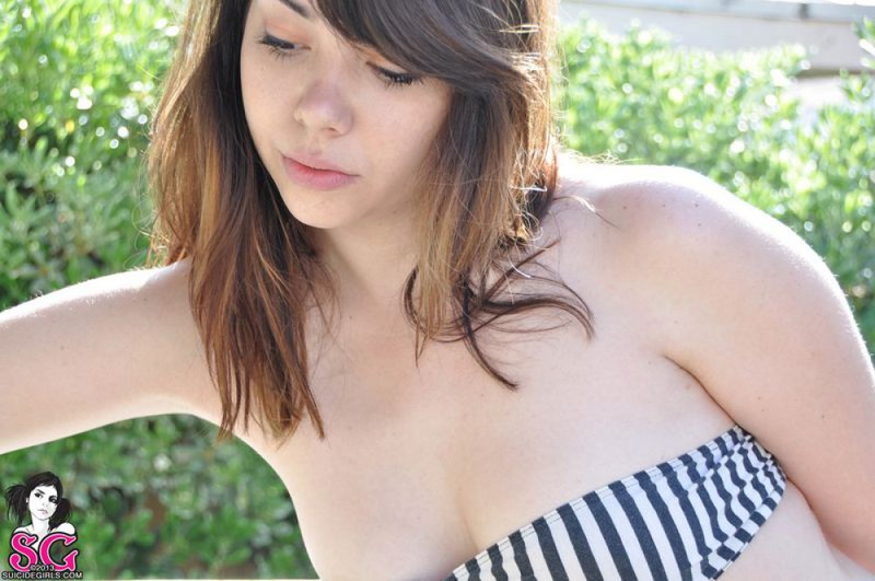 На террасе оголяет свое замечательное тело 33 фото На террасе оголяет свое замечательное тело 33 фото