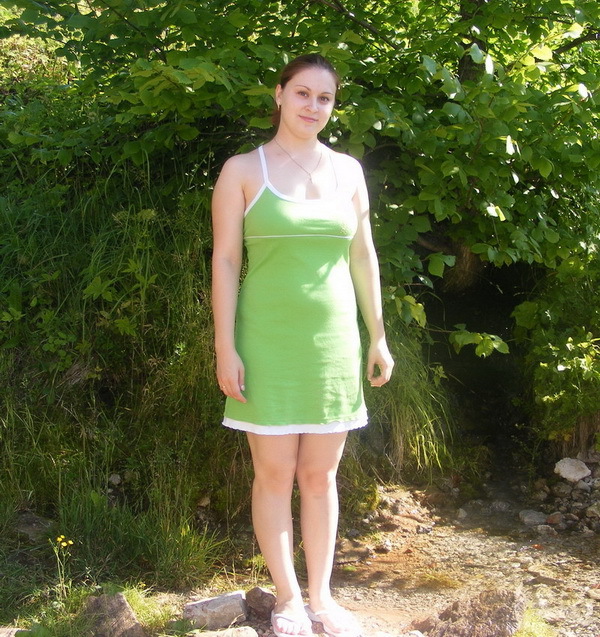 Пухлая провинциалка по имени Надя валяется на постели 3 фото Пухлая провинциалка по имени Надя валяется на постели 3 фото