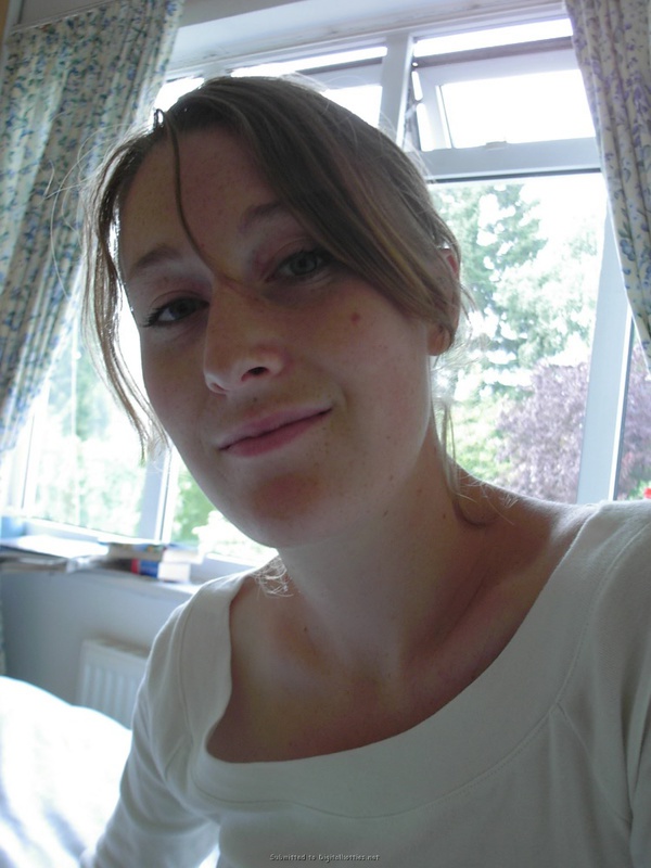 Мамка делает минет и показывает себя голой 9 фото Мамка делает минет и показывает себя голой 9 фото