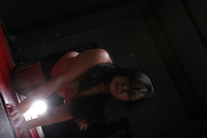 Полная азиатка разделась на камеру 21 фото Полная азиатка разделась на камеру 21 фото