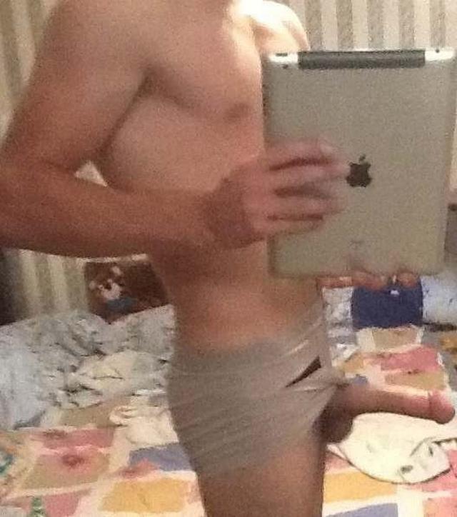 Задорные ребята показывают снимки своих любимых пенисов 14 фото Задорные ребята показывают снимки своих любимых пенисов 14 фото