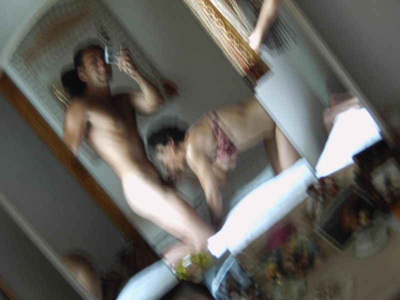 Темнокожая особа радостно сосет пенис любовника дома 15 фото Темнокожая особа радостно сосет пенис любовника дома 15 фото