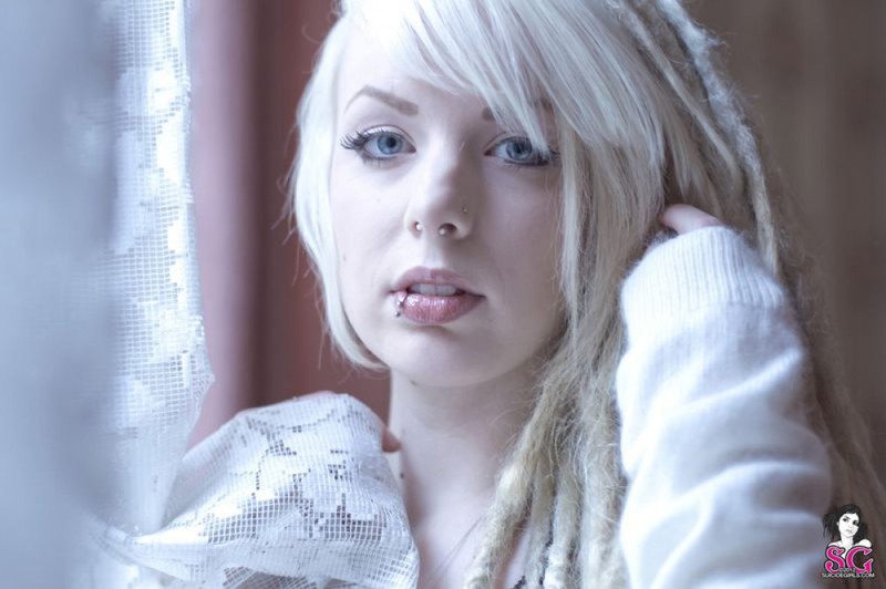 Показывает себя в обнаженном виде 16 фото Показывает себя в обнаженном виде 16 фото