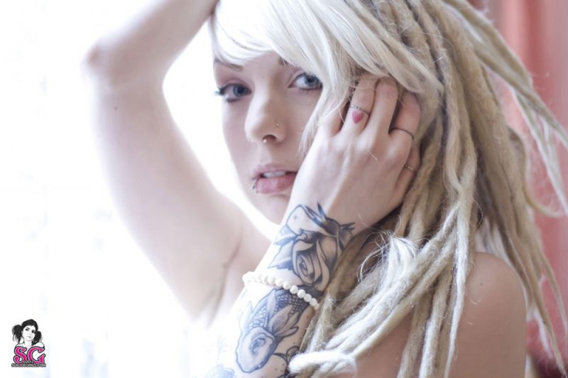 Показывает себя в обнаженном виде 7 фото Показывает себя в обнаженном виде 7 фото