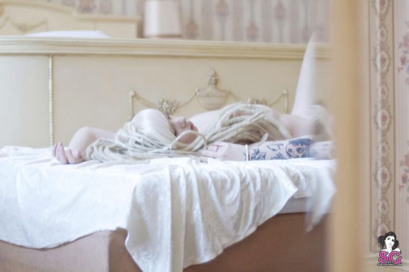 Показывает себя в обнаженном виде 9 фото Показывает себя в обнаженном виде 9 фото