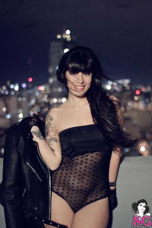 Потрясающая ночная эротика на крыше здания 24 фото Потрясающая ночная эротика на крыше здания 24 фото