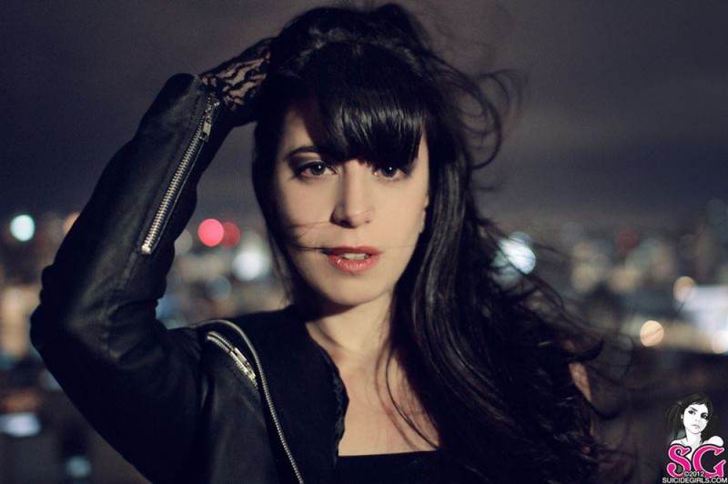 Потрясающая ночная эротика на крыше здания 20 фото Потрясающая ночная эротика на крыше здания 20 фото