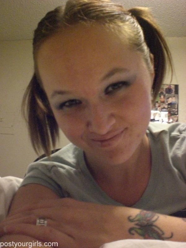 Прекрасная и одиноко скучающая девушка 3 фото Прекрасная и одиноко скучающая девушка 3 фото