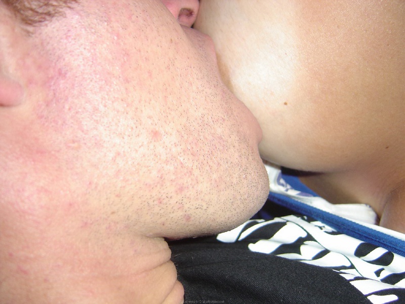 Сладкая девушка с радостью бомбит дружку минет 5 фото Сладкая девушка с радостью бомбит дружку минет 5 фото