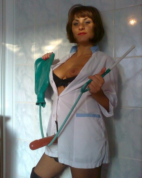 Вульгарные мамзели блещут сочными щелками 2 фото