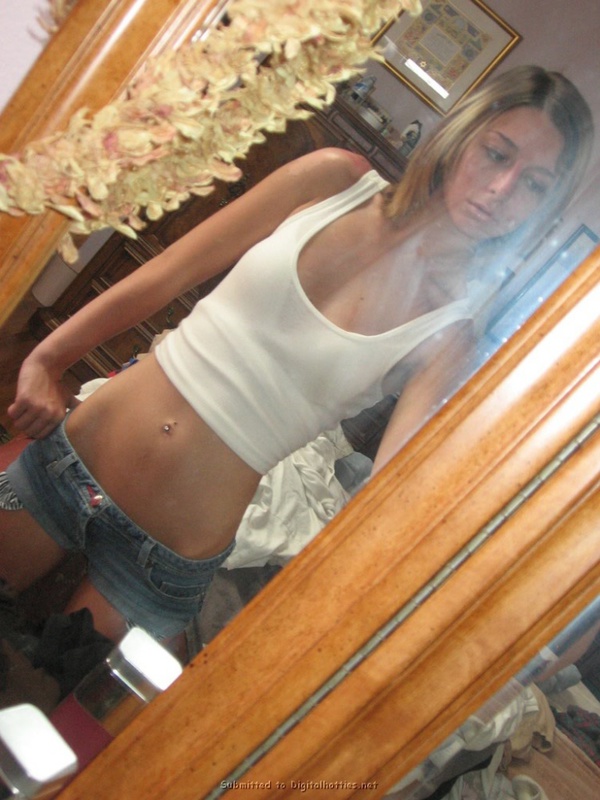 Снимает себя любимую в зеркале 31 фото Снимает себя любимую в зеркале 31 фото