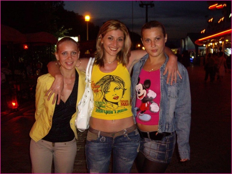 Лесбийские ласки переросли в групповуху 1 фото Лесбийские ласки переросли в групповуху 1 фото