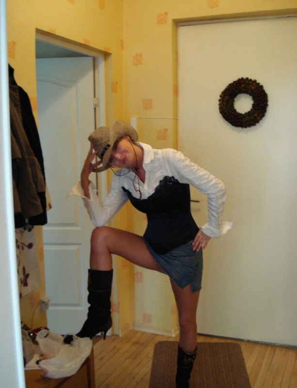 Сисястая малышка демонстрирует свое тело 1 фото Сисястая малышка демонстрирует свое тело 1 фото