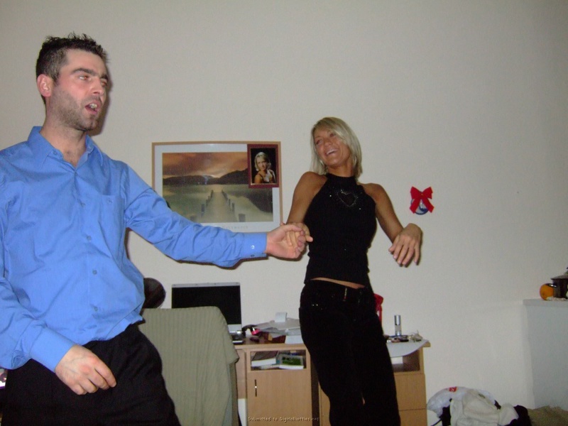 Красивая мамка сосет член 9 фото Красивая мамка сосет член 9 фото