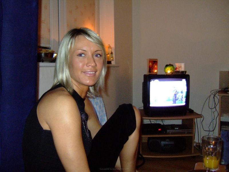 Красивая мамка сосет член 8 фото Красивая мамка сосет член 8 фото