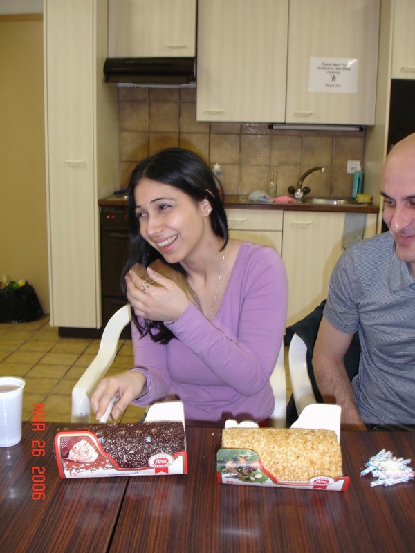 Латинка позирует голышом и сосет огромный фаллос 2 фото Латинка позирует голышом и сосет огромный фаллос 2 фото